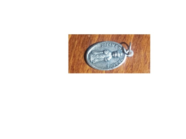 Prager Jesuskind Medaille ca. 2 cm hoch Metall